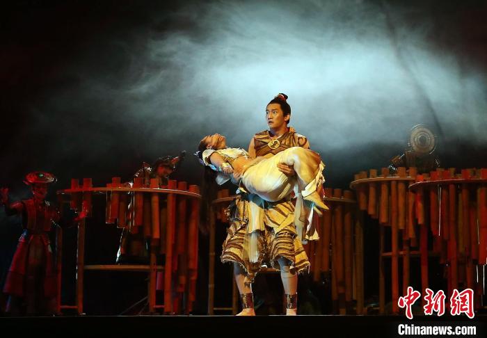 圖為《花腰竹女》演出劇照。　黃興鴻 攝